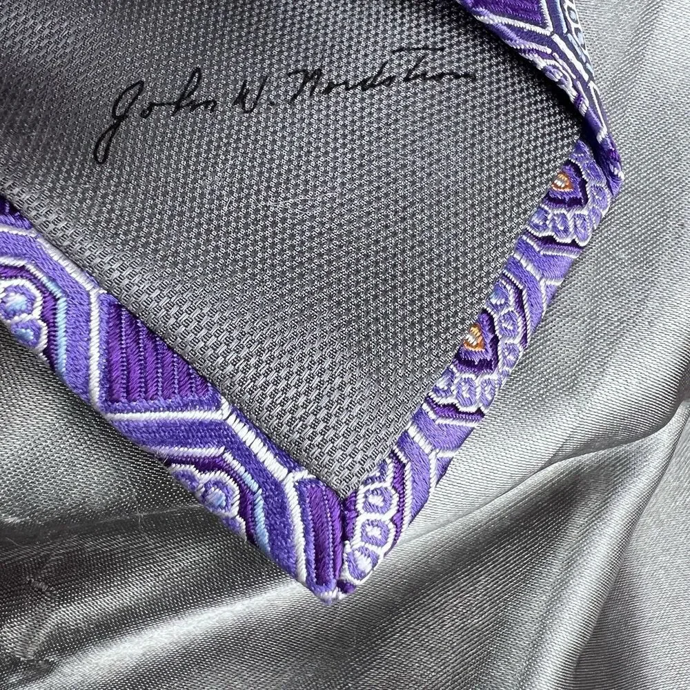 John W. Nordstrom Men’s Repp Tie Silk Necktie Purple Medallion‎ Geometric Gifts